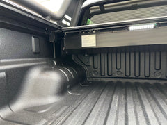 Auto Electric Roller Shutter Retractable Cover Aluminium For ISUZU DMAX