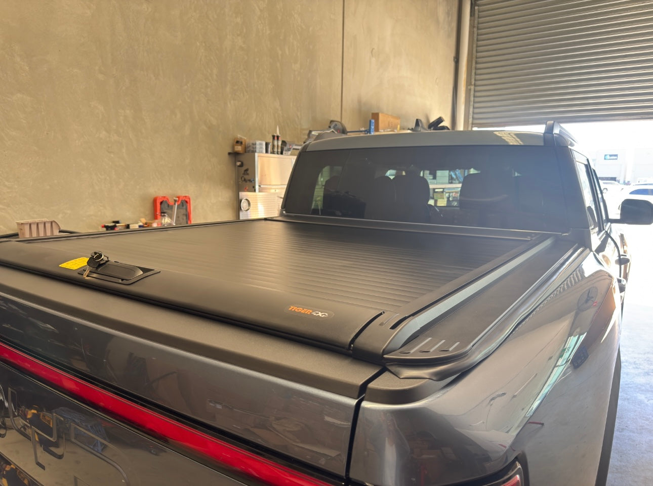 Manual Roller Shutter Aluminum Roll Cover For 2025 BYD SHARK 6
