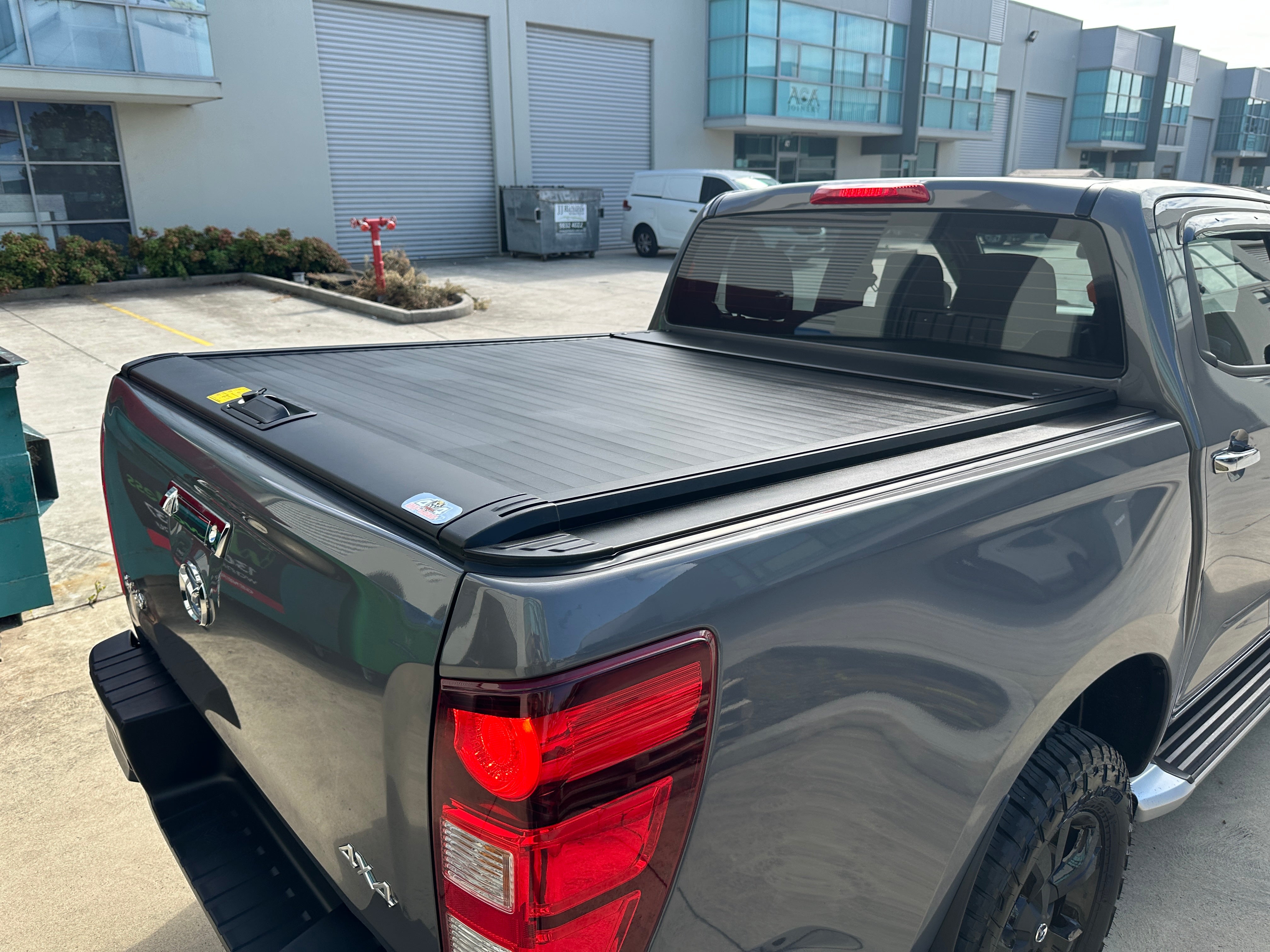 Manual Roller Shutter Retractable Cover For MAZDA BT50 Dual Cab