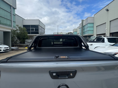 Manual Roller Shutter Tonneau Cover for Nissan Navara NP300 2021-2026 — view 2