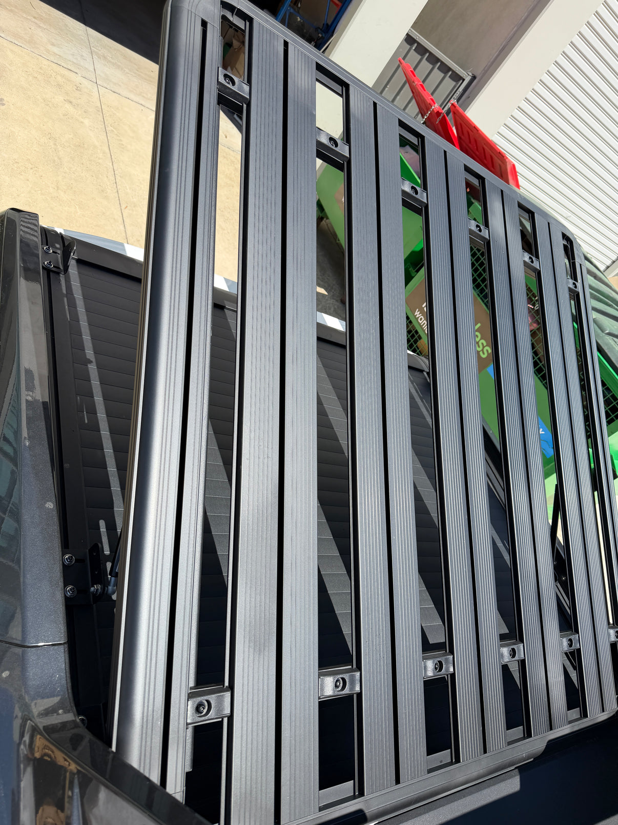 Aluminum Lift-Up Tub Rack Load Carrying Platform For All UTEs with Roller Cover — view 8