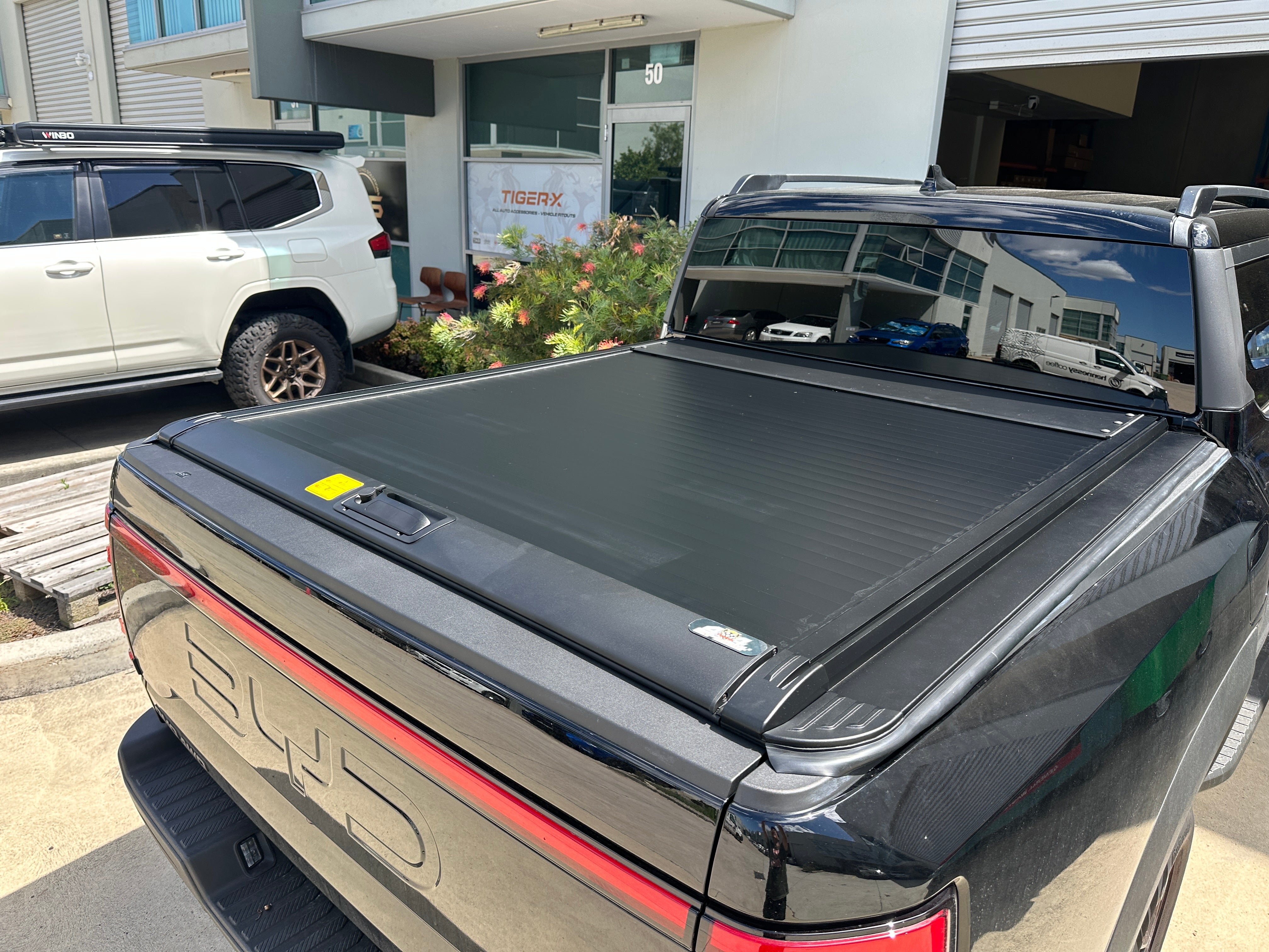 Manual Roller Shutter Aluminum Roll Cover For 2025 BYD SHARK 6