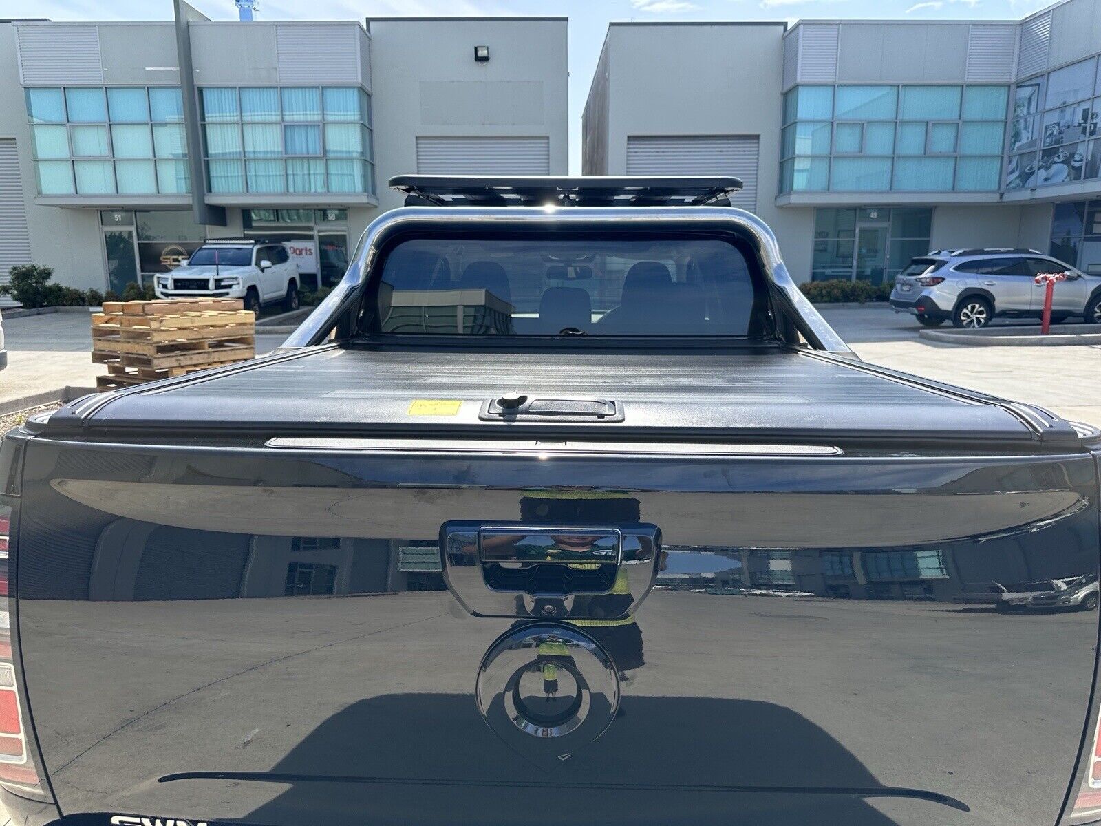 Gloss Black Rear Door Handle and Blackout GWM Logo For GWM Cannon 2019-2024