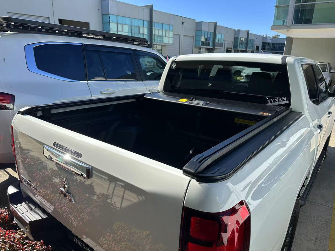 TIGER-X aluminium manual roller shutter tonneau cover for Mitsubishi Triton MV 2024-2026 — image 2