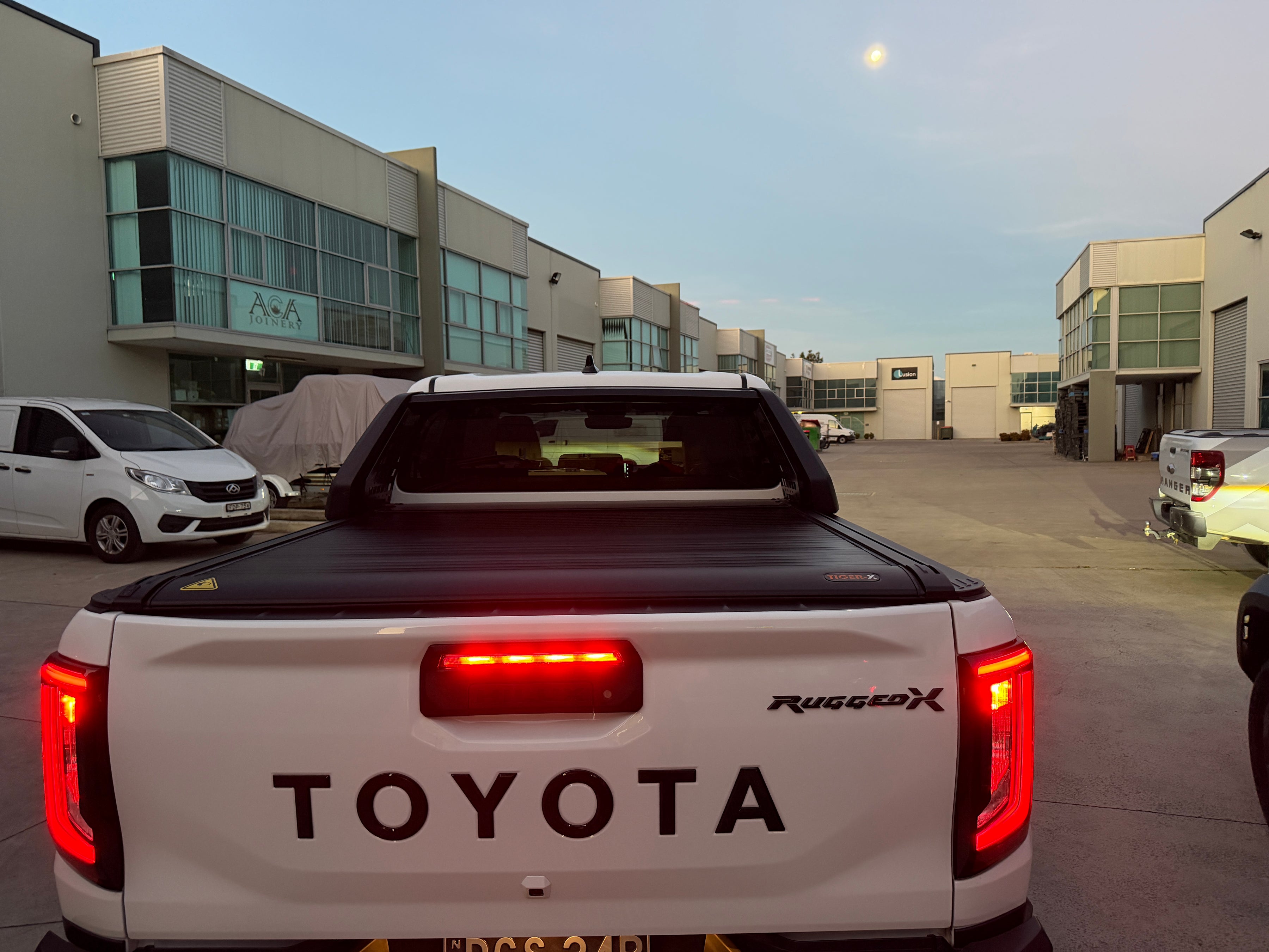 Upgraded Electric Roller Shutter Tonneau Cover for Toyota HiLux 2026 Dual Cab SR / SR5 / Workmate — view 3