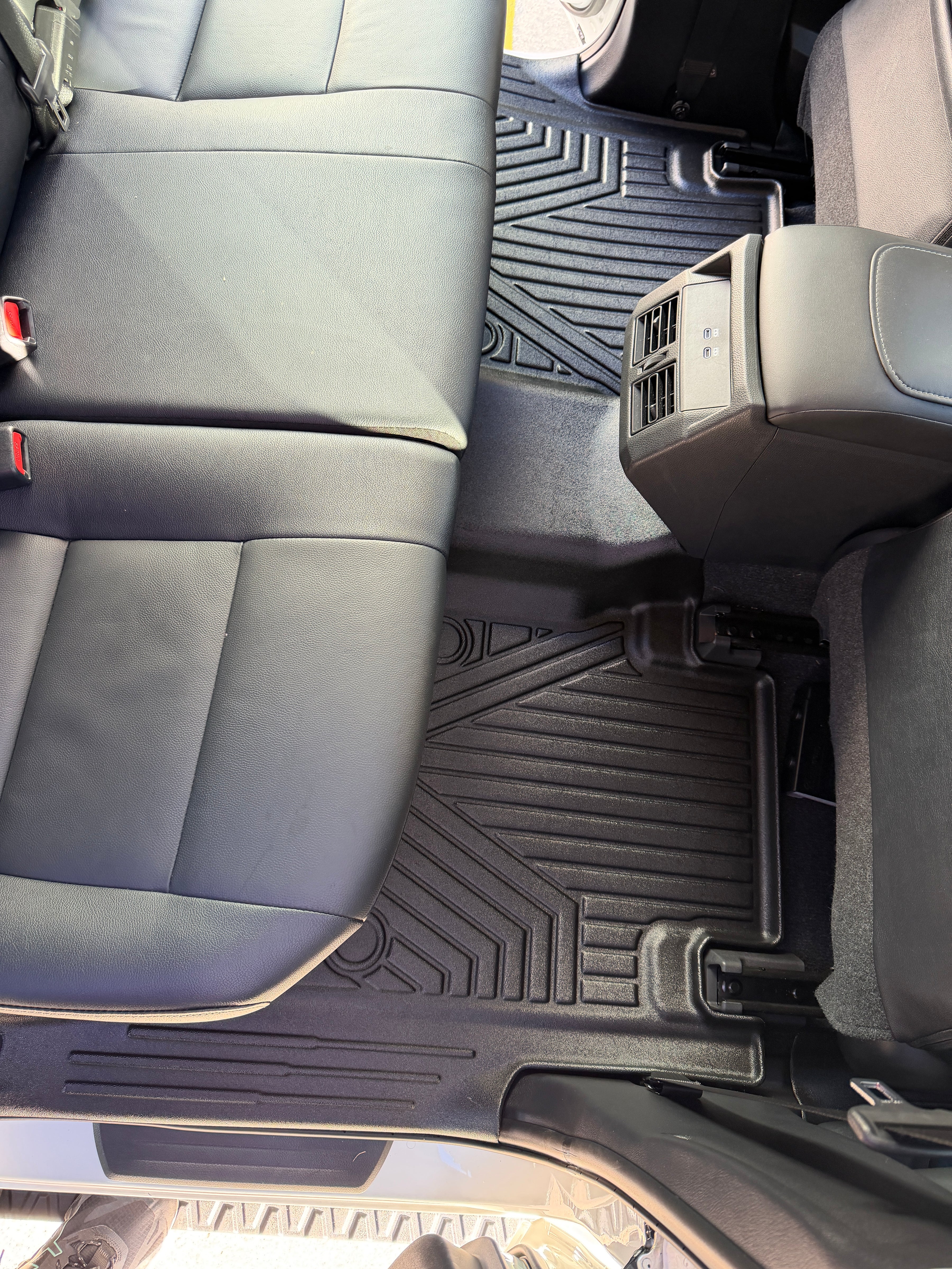 5D TPE Floor Mats with Door Sill Protectors to Suit Toyota HiLux 2026+ (N90) Dual Cab Auto — view 4