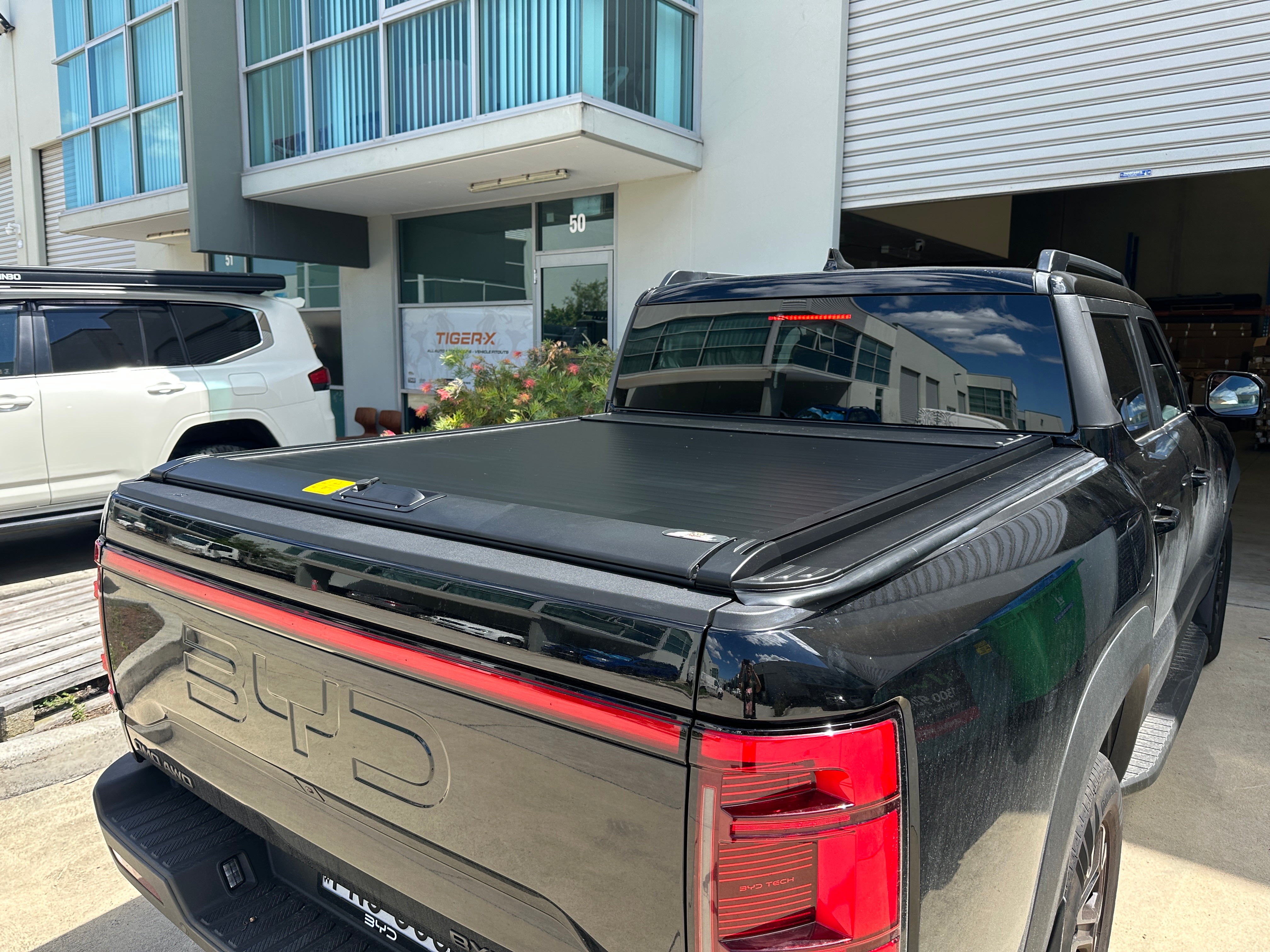 Manual Roller Shutter Aluminum Roll Cover For 2025 BYD SHARK 6