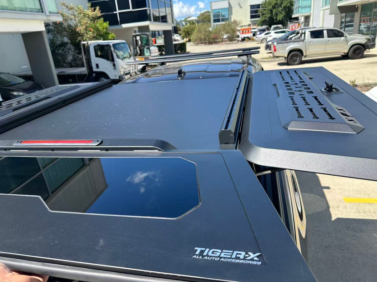 Toyota Hilux 2015-2026 canopy central locking door detail