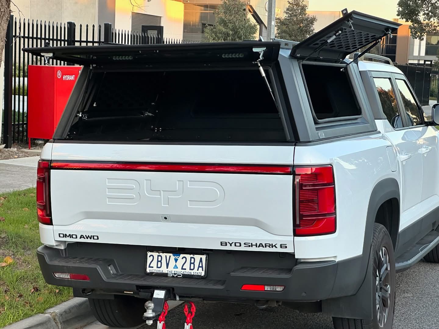 Solid Aluminum Canopy With Built-in Brake Lights and Reverse Lights For 2025 BYD SHARK 6