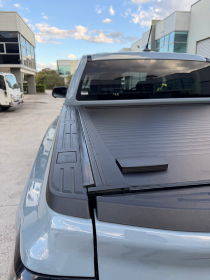 Embedded Manual Roller Shutter Tonneau Cover — To Suit Ford Ranger Raptor 2022–2026 | Aluminium Retractable Ute Tub Cover