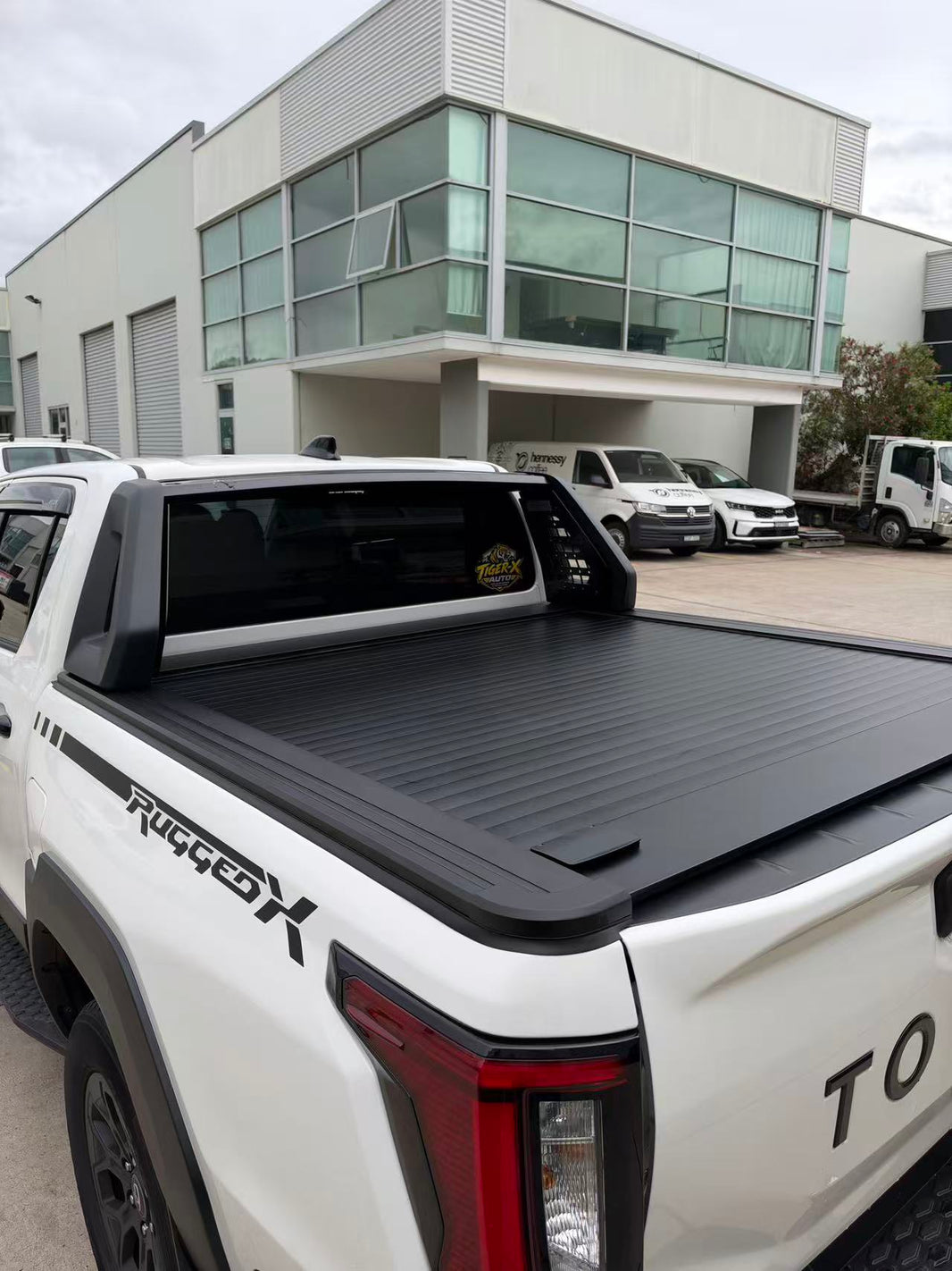 Dual lock aluminium roller shutter tonneau cover for the Toyota HiLux 2026+ — view 1
