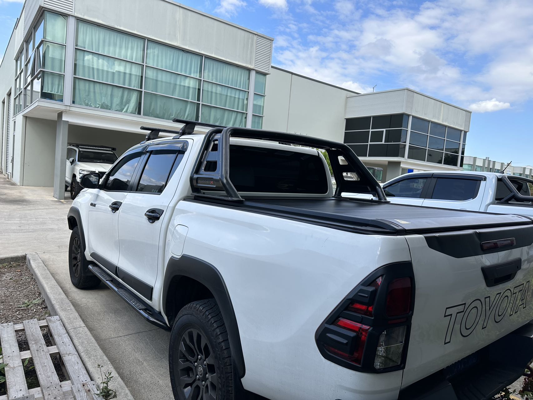 UPGRADED Electric Roller Shutter Retractable Cover For TOYOTA HILUX N80 2015-2024
