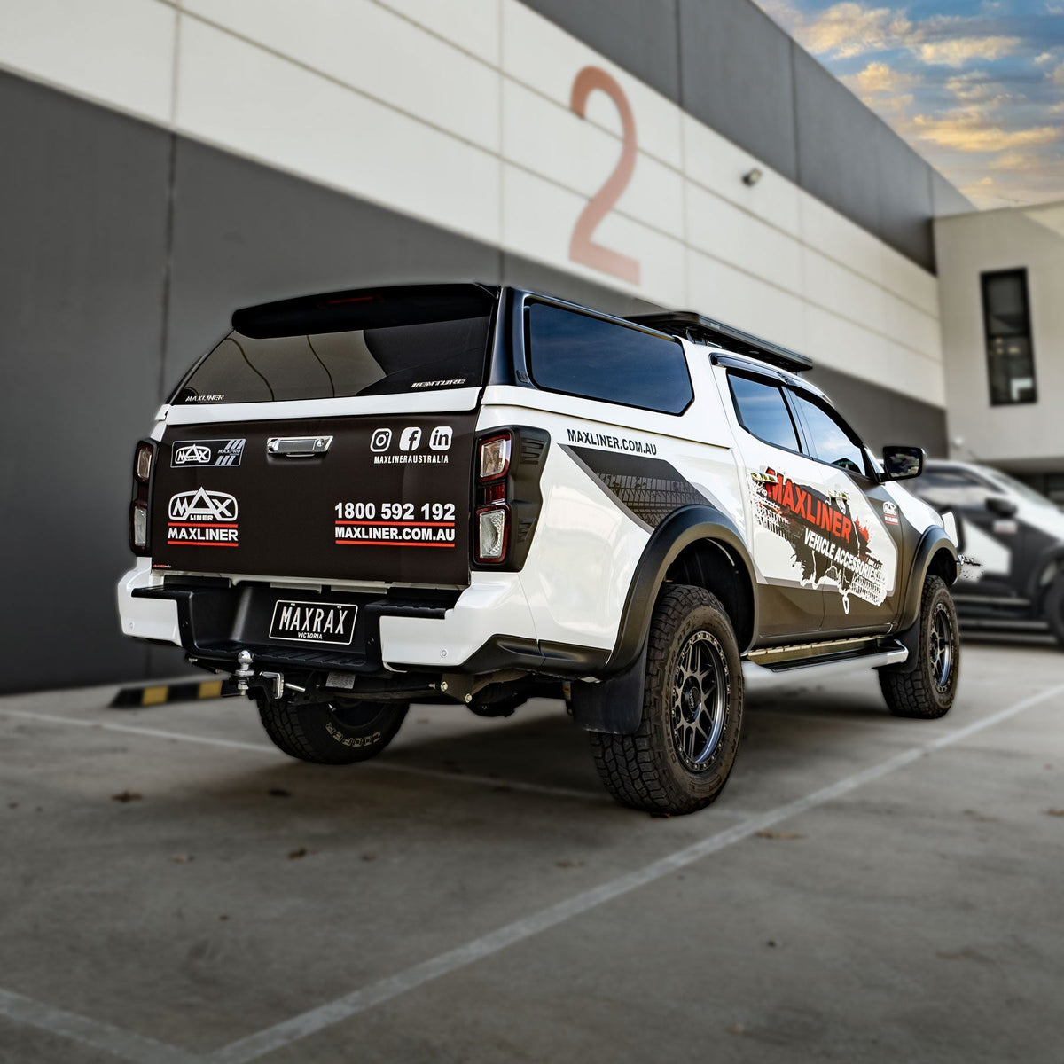 Maxliner Venture Canopy fitted to an Isuzu D-Max dual cab