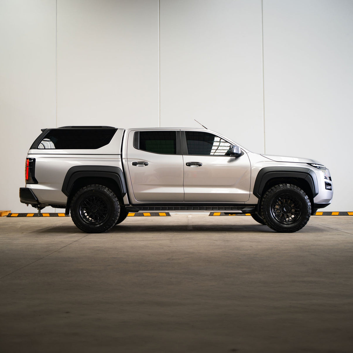 Maxliner Venture Canopy fitted to a Nissan Navara 2026 dual cab