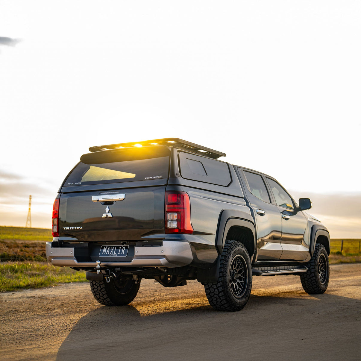 Maxliner Venture Canopy fitted to a Mitsubishi Triton MV dual cab